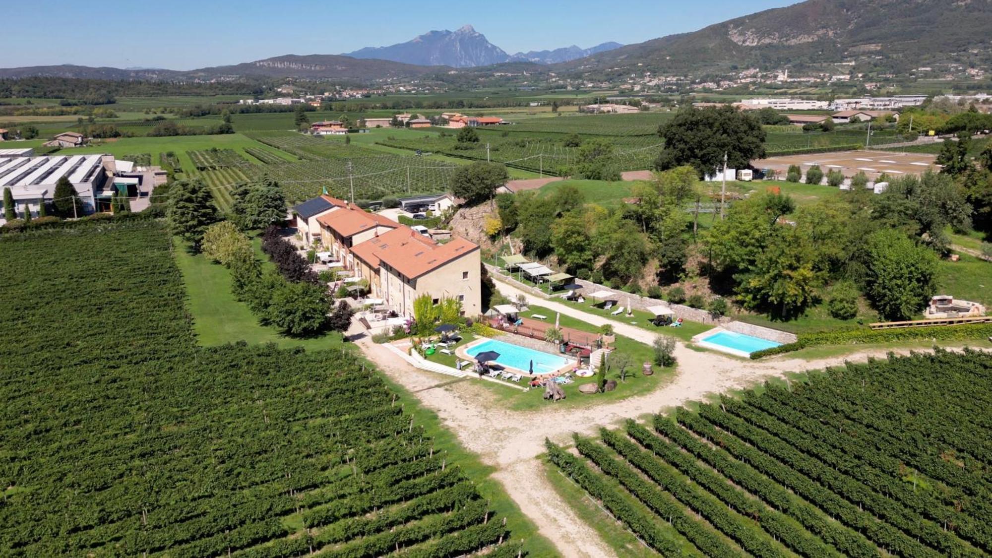 Agriturismo Corte Patrizia Caprino Veronese Exteriör bild